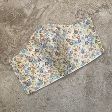 Load image into Gallery viewer, 1970s Vintage Yellow Floral Print Face Mask
