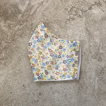 Load image into Gallery viewer, 1970s Vintage Yellow Floral Print Face Mask